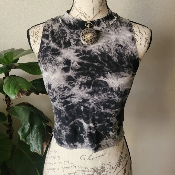 🖤One Clothing crop top - Picture 1 of 4